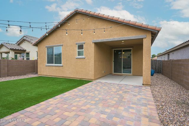 8670 N Genoa Court, Tucson, AZ 85742