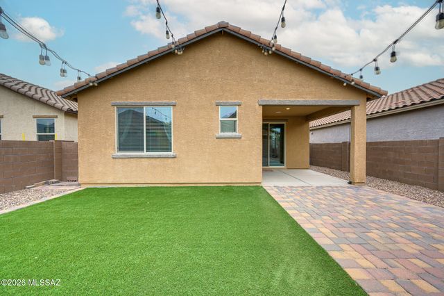 8670 N Genoa Court, Tucson, AZ 85742