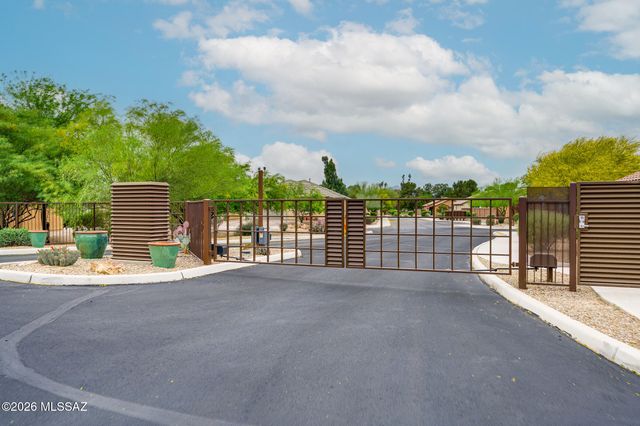 8670 N Genoa Court, Tucson, AZ 85742