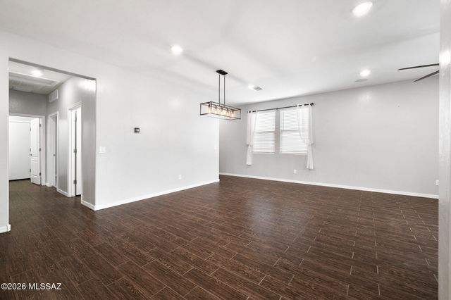 8670 N Genoa Court, Tucson, AZ 85742