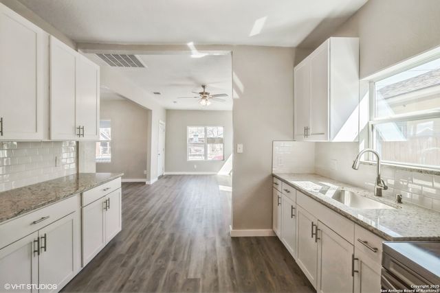 230 Micklejohn, San Antonio, TX 78207