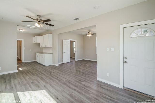 230 Micklejohn, San Antonio, TX 78207