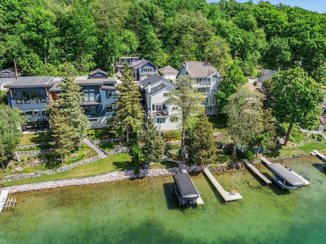 4763 Fontana Beach ROAD, West Bend, WI 53095