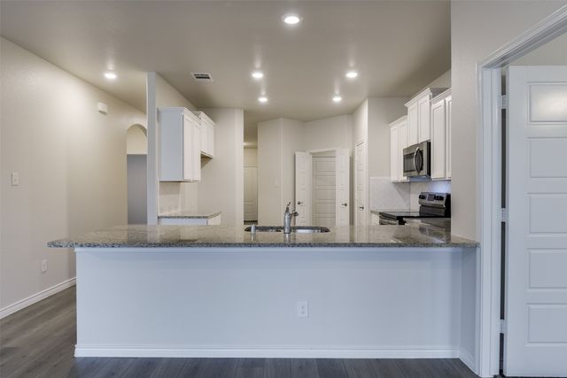 127 Garden Grove Drive, Waxahachie, TX 75165