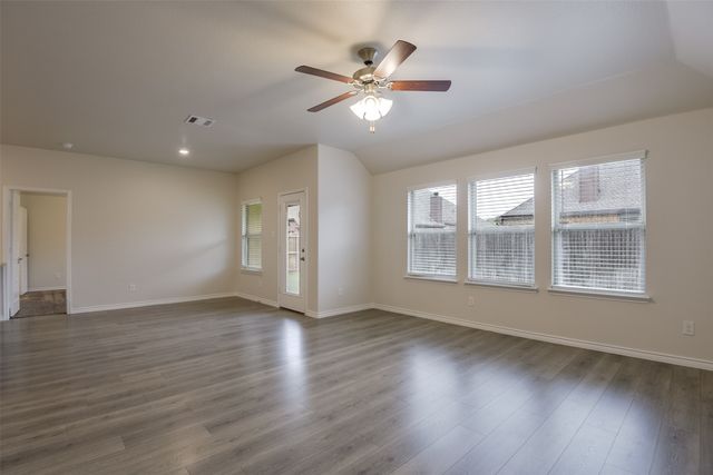 127 Garden Grove Drive, Waxahachie, TX 75165