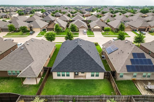 127 Garden Grove Drive, Waxahachie, TX 75165