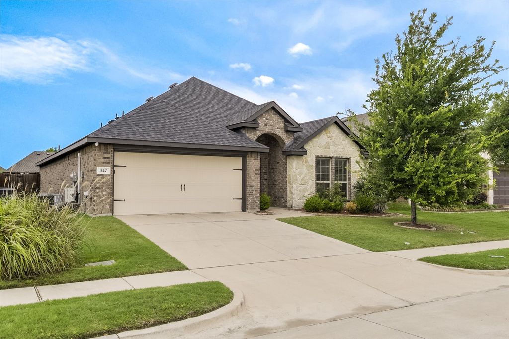127 Garden Grove Drive, Waxahachie, TX 75165