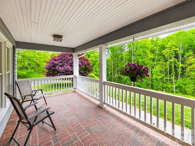 530 Windom Cove, Burnsville, NC 28714
