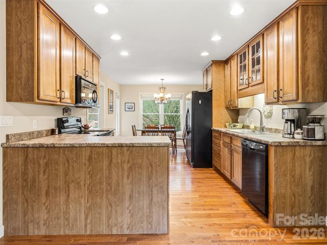 530 Windom Cove, Burnsville, NC 28714
