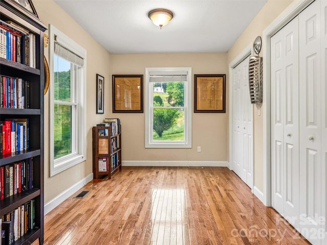 530 Windom Cove, Burnsville, NC 28714