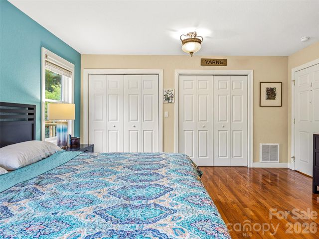 530 Windom Cove, Burnsville, NC 28714