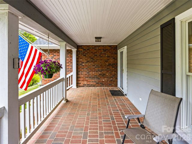 530 Windom Cove, Burnsville, NC 28714