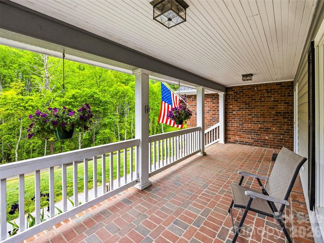 530 Windom Cove, Burnsville, NC 28714