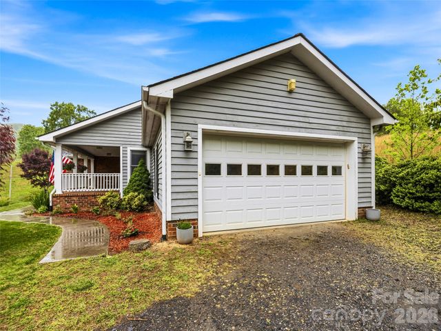 530 Windom Cove, Burnsville, NC 28714