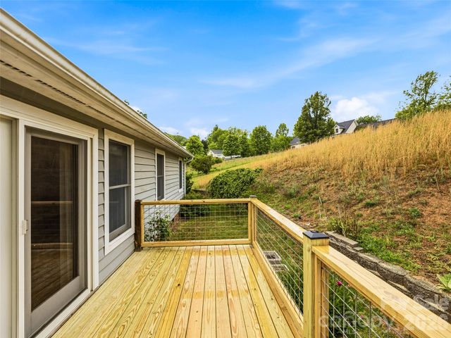 530 Windom Cove, Burnsville, NC 28714