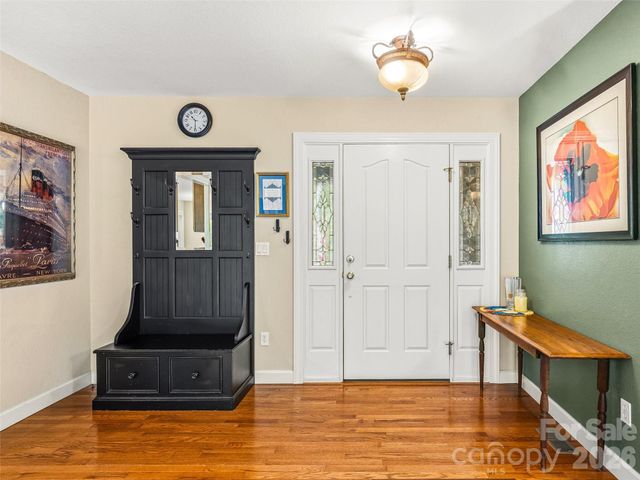 530 Windom Cove, Burnsville, NC 28714