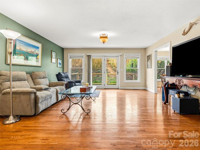 530 Windom Cove, Burnsville, NC 28714