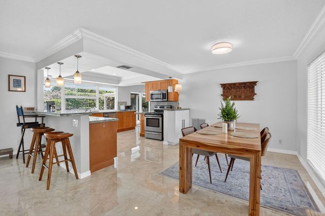424 SW 7th Way, Boca Raton, FL 33486