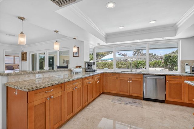 424 SW 7th Way, Boca Raton, FL 33486
