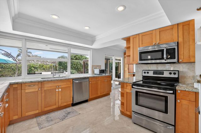 424 SW 7th Way, Boca Raton, FL 33486