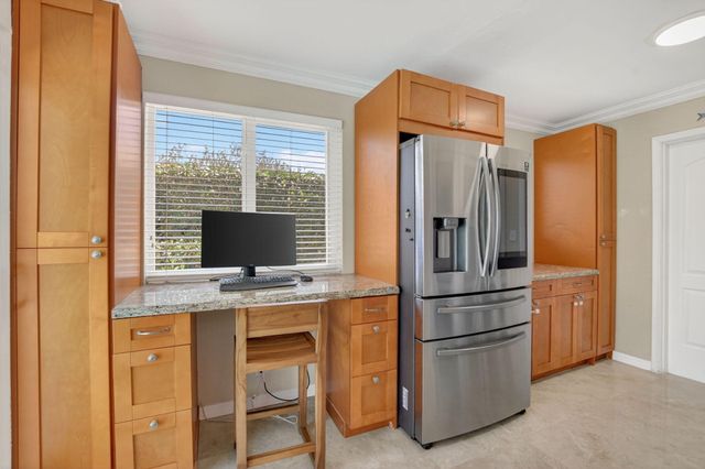 424 SW 7th Way, Boca Raton, FL 33486