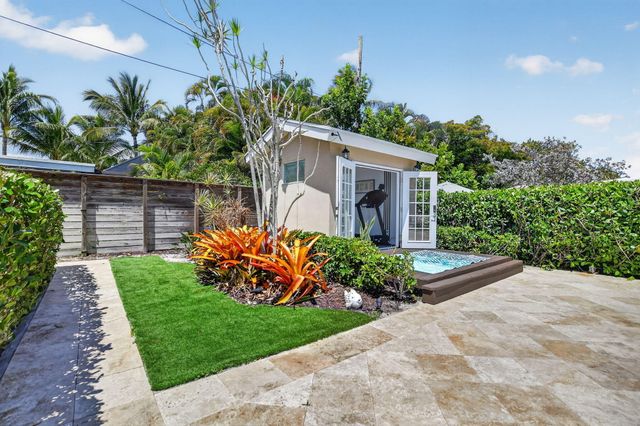 424 SW 7th Way, Boca Raton, FL 33486