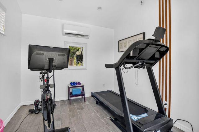 424 SW 7th Way, Boca Raton, FL 33486