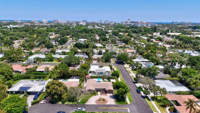 424 SW 7th Way, Boca Raton, FL 33486