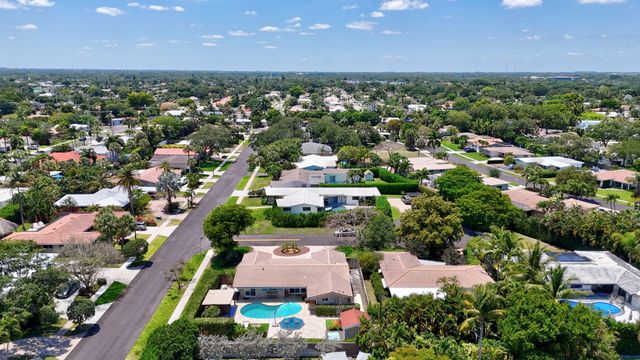 424 SW 7th Way, Boca Raton, FL 33486
