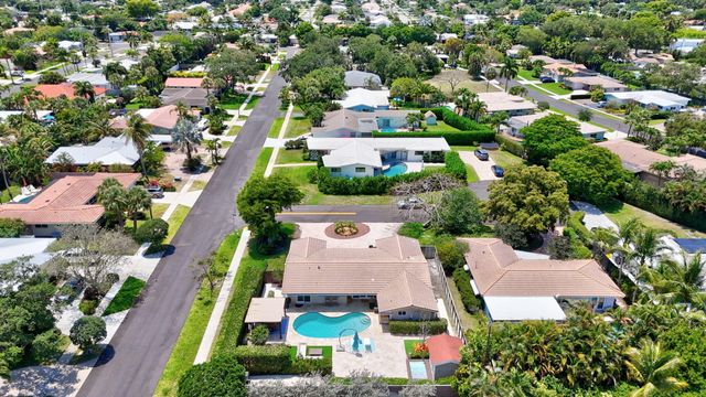 424 SW 7th Way, Boca Raton, FL 33486