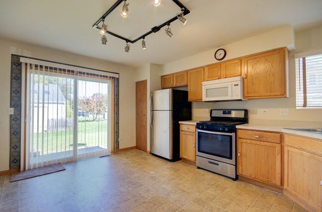 681 Springwood Drive, Joliet, IL 60431