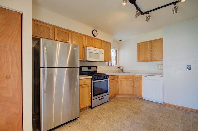 681 Springwood Drive, Joliet, IL 60431