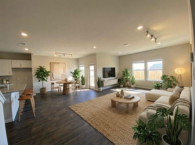 154 Solitude DR, San Marcos, TX 78666