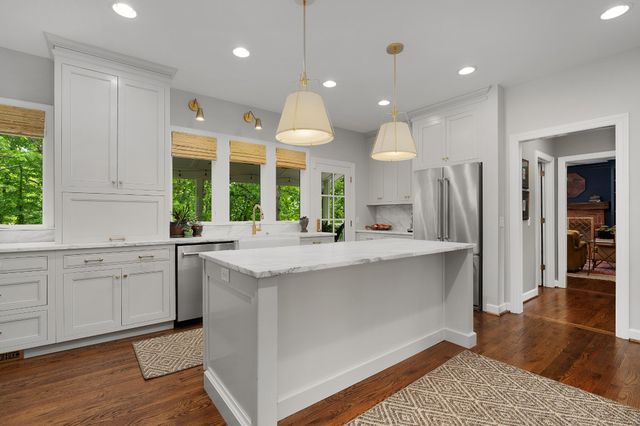 2404 Woodlair Way, Signal Mountain, TN 37377