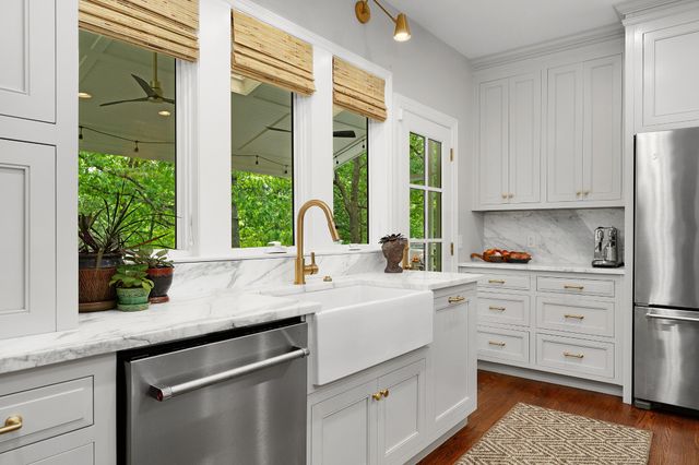 2404 Woodlair Way, Signal Mountain, TN 37377