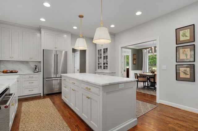 2404 Woodlair Way, Signal Mountain, TN 37377