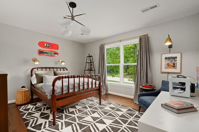 2404 Woodlair Way, Signal Mountain, TN 37377