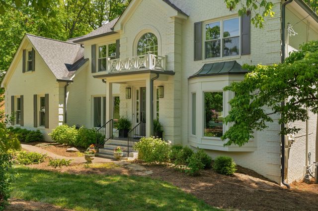 2404 Woodlair Way, Signal Mountain, TN 37377