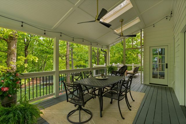 2404 Woodlair Way, Signal Mountain, TN 37377