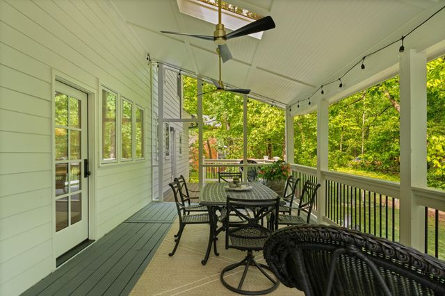 2404 Woodlair Way, Signal Mountain, TN 37377