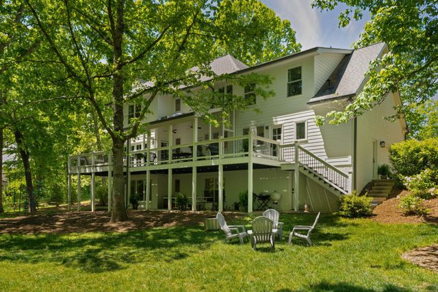 2404 Woodlair Way, Signal Mountain, TN 37377