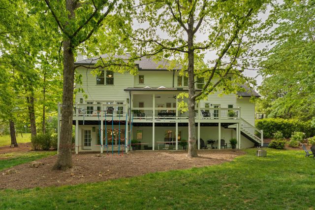 2404 Woodlair Way, Signal Mountain, TN 37377