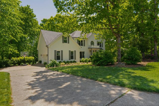 2404 Woodlair Way, Signal Mountain, TN 37377