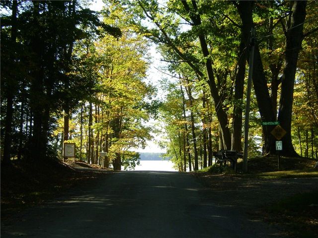 2092 McArthur Road, Jamestown, PA 16134