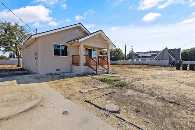 1344 S Liberty Street, Visalia, CA 93292