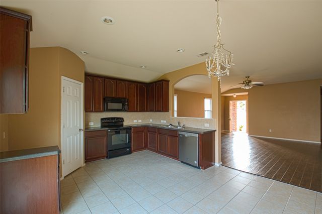 590 Arthur Drive, Lavon, TX 75166