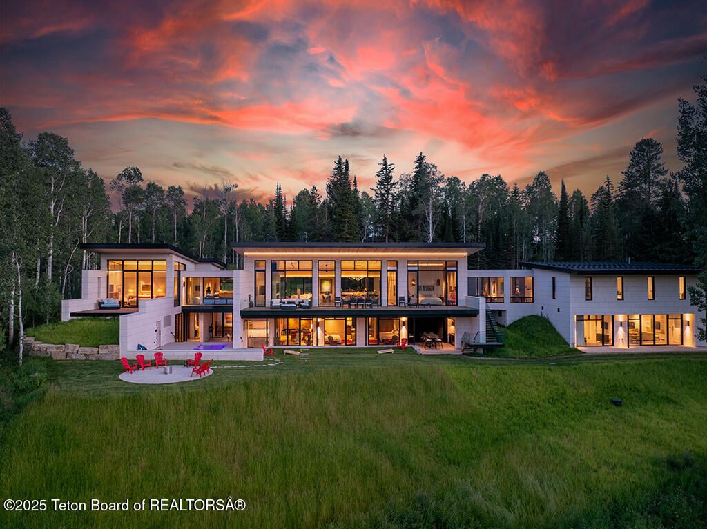 200 N WEST RIDGE Road, Jackson, WY 83001