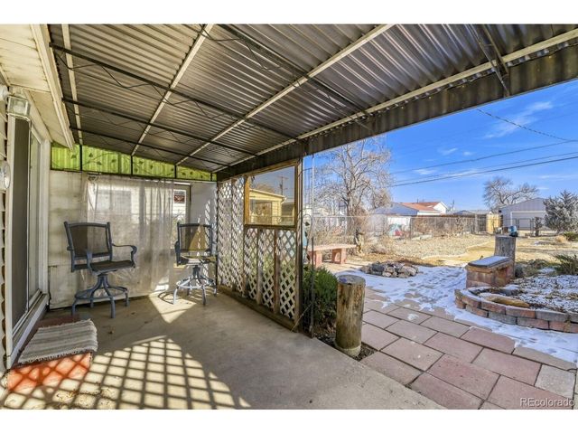 250 N 10th Ave, Brighton, CO 80601