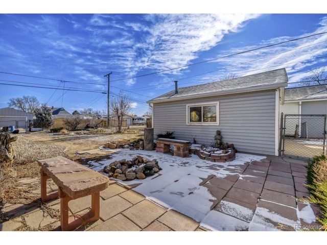 250 N 10th Ave, Brighton, CO 80601