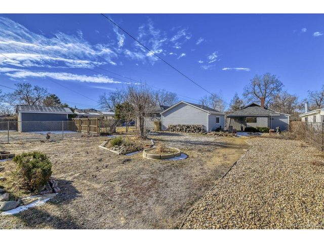 250 N 10th Ave, Brighton, CO 80601